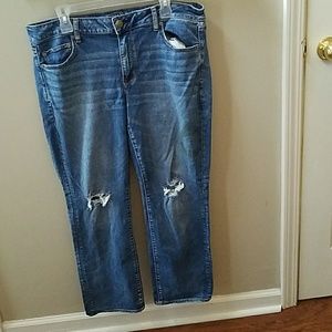 Sz 18 short AE distressed straight jeans